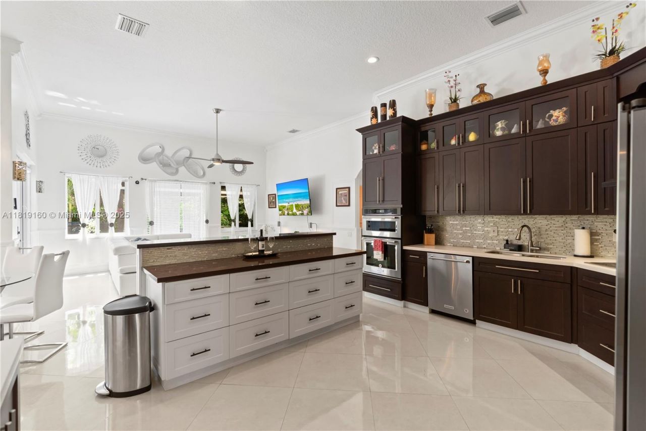 16601 SW 87th Ct, Palmetto Bay, FL 33157 Photo