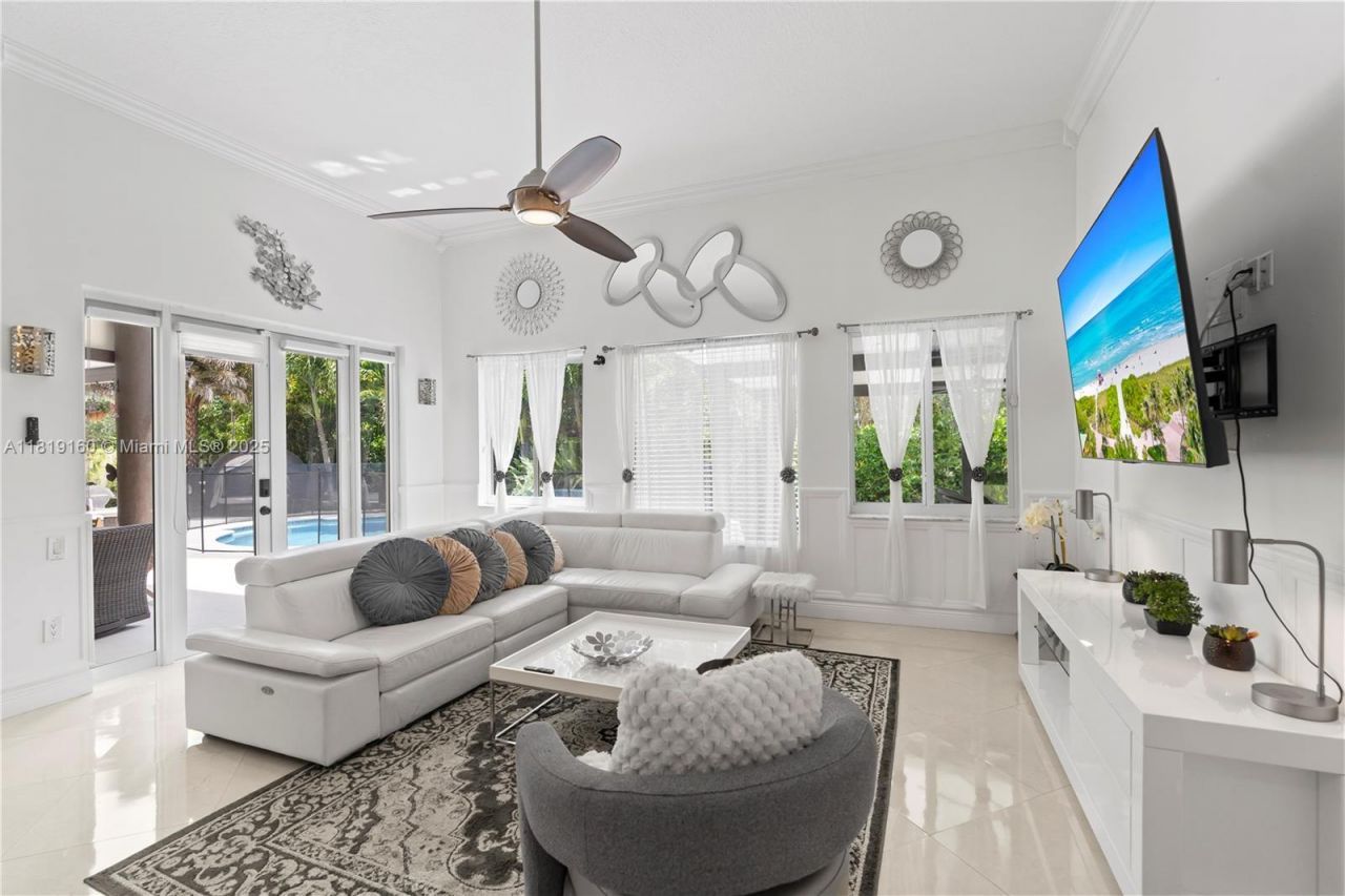 16601 SW 87th Ct, Palmetto Bay, FL 33157 Photo