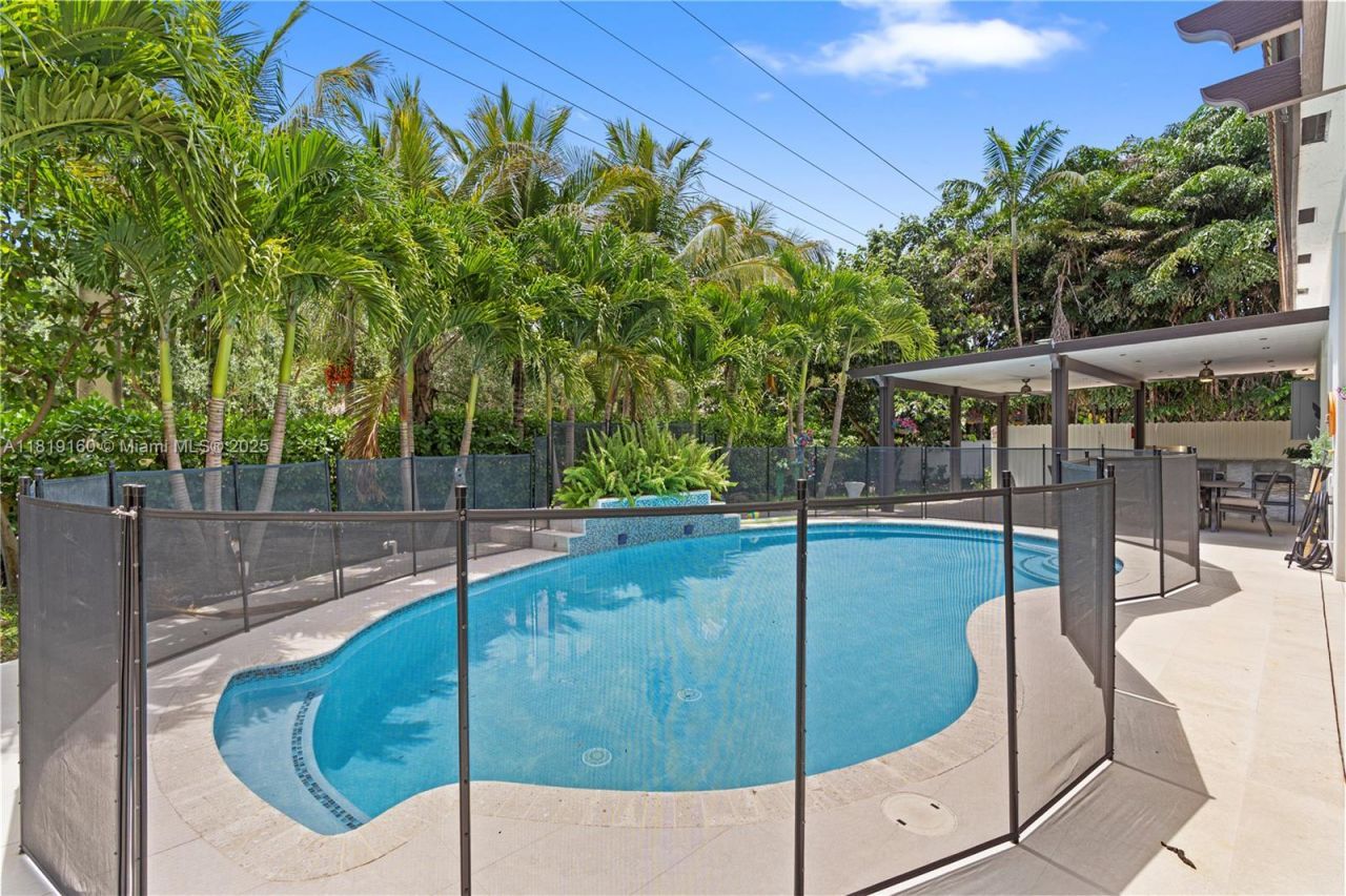 16601 SW 87th Ct, Palmetto Bay, FL 33157 Photo