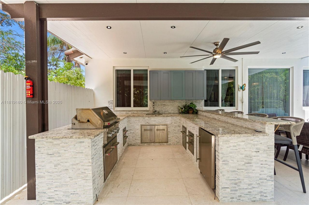 16601 SW 87th Ct, Palmetto Bay, FL 33157 Photo