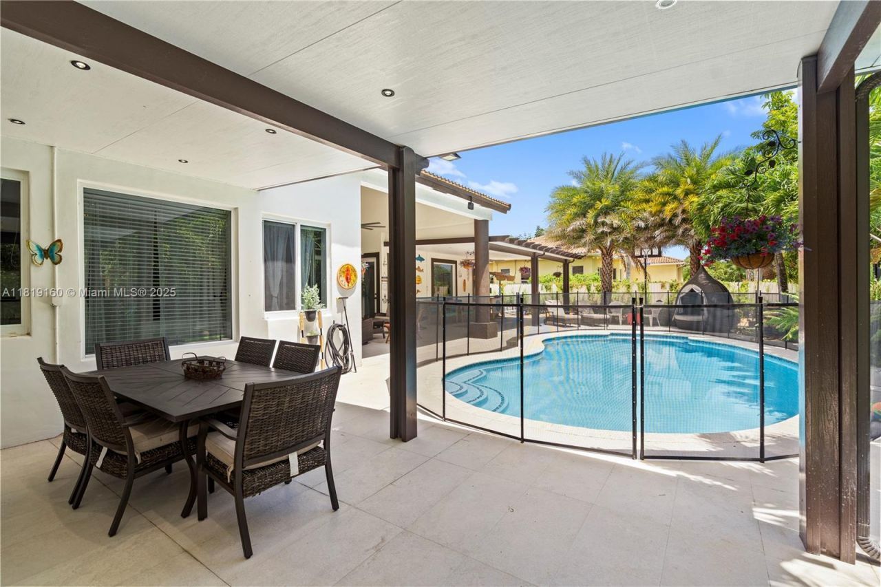 16601 SW 87th Ct, Palmetto Bay, FL 33157 Photo