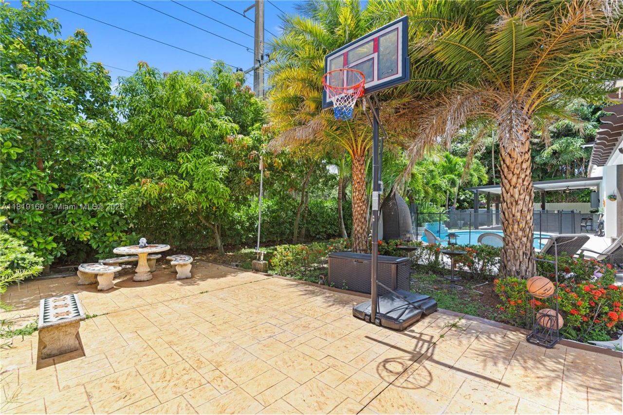 16601 SW 87th Ct, Palmetto Bay, FL 33157 Photo