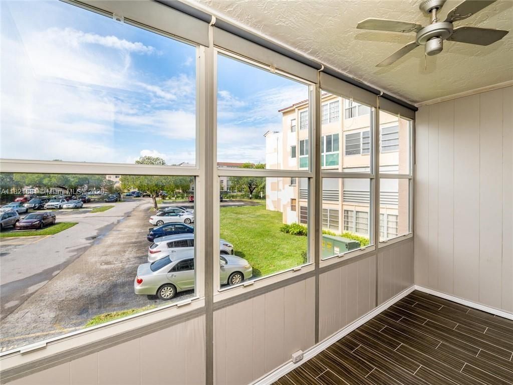 2860 Somerset Dr, Unit 210K, Lauderdale Lakes, FL 33311 Photo