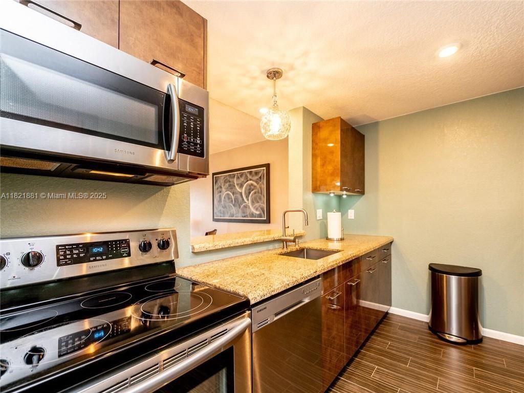 2860 Somerset Dr, Unit 210K, Lauderdale Lakes, FL 33311 Photo