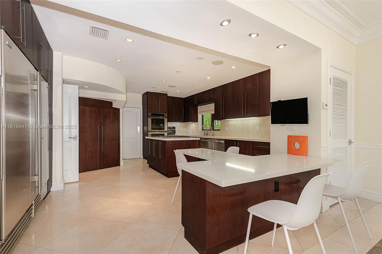 6535 Allison Rd, Miami Beach, FL 33141 Photo