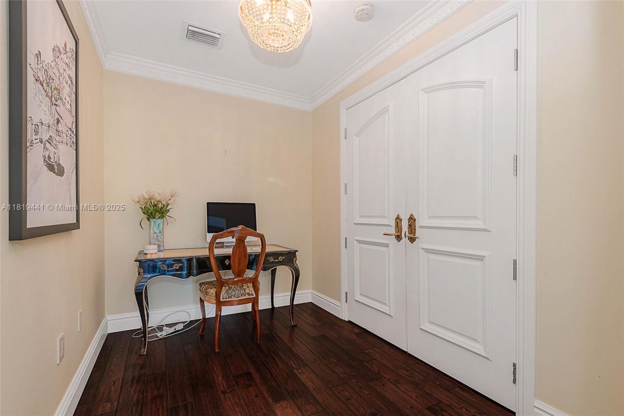 6535 Allison Rd, Miami Beach, FL 33141 Photo