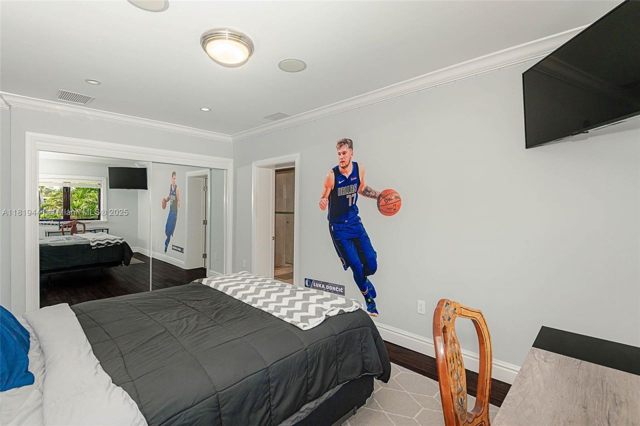 6535 Allison Rd, Miami Beach, FL 33141 Photo