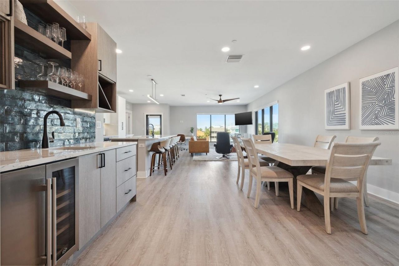 12400 Capri Circle N, Treasure Island, FL 33706 Photo