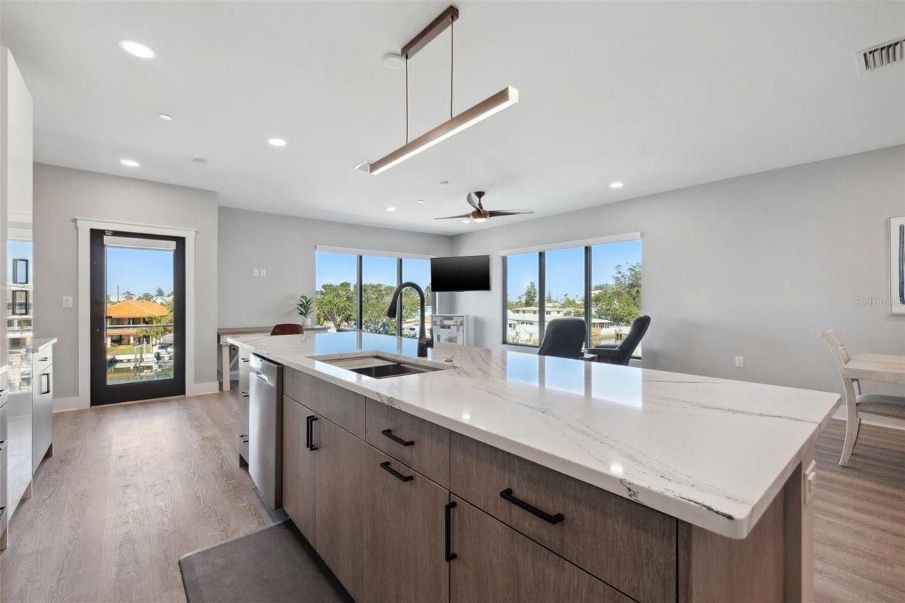 12400 Capri Circle N, Treasure Island, FL 33706 Photo