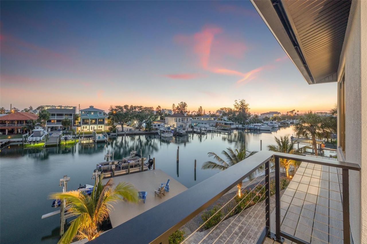 12400 Capri Circle N, Treasure Island, FL 33706 Photo