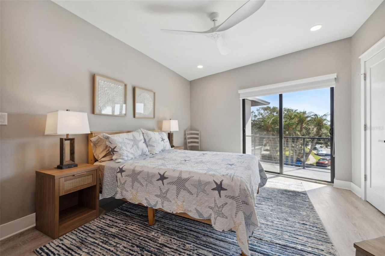 12400 Capri Circle N, Treasure Island, FL 33706 Photo