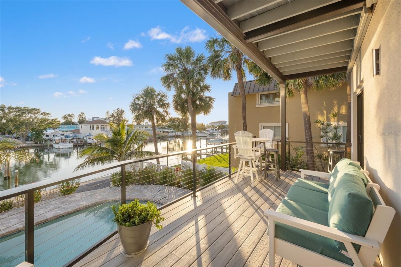 12400 Capri Circle N, Treasure Island, FL 33706 Photo