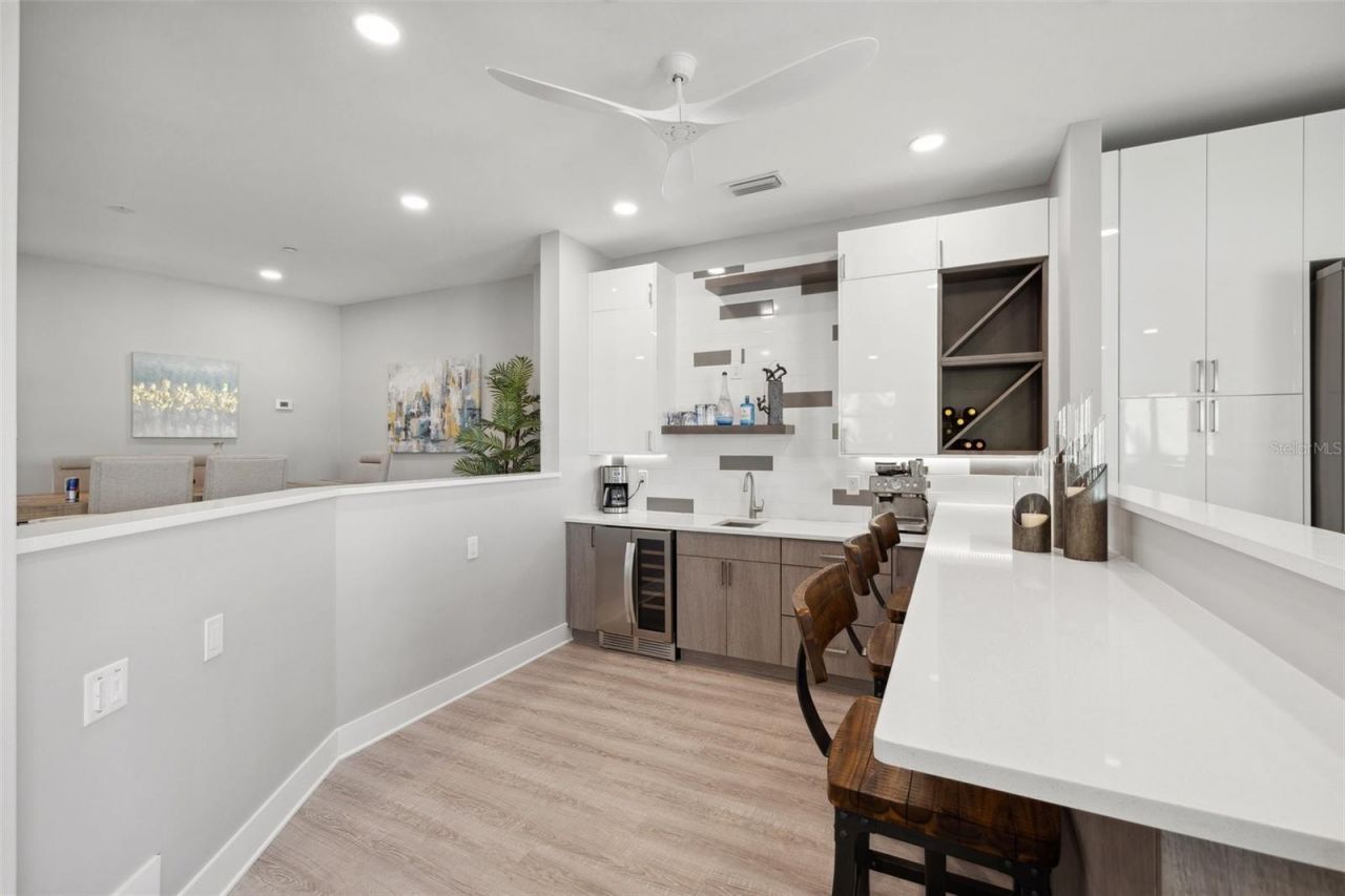 12400 Capri Circle N, Treasure Island, FL 33706 Photo