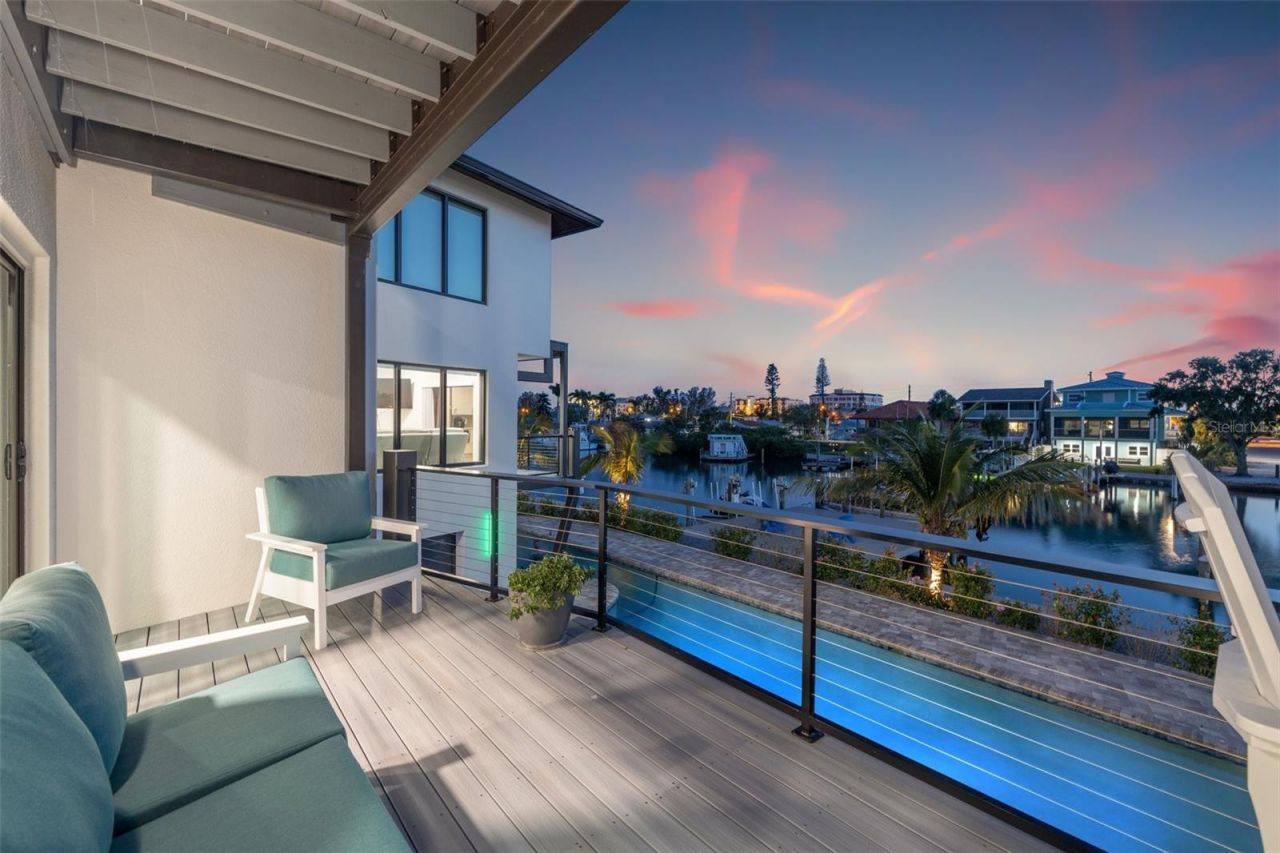 12400 Capri Circle N, Treasure Island, FL 33706 Photo