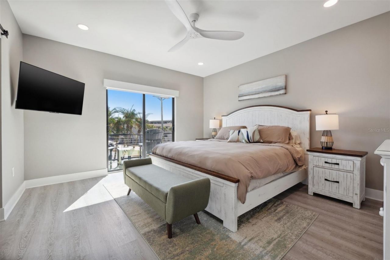 12400 Capri Circle N, Treasure Island, FL 33706 Photo