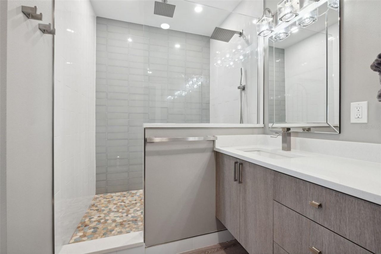 12400 Capri Circle N, Treasure Island, FL 33706 Photo