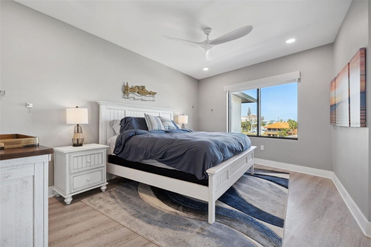 12400 Capri Circle N, Treasure Island, FL 33706 Photo