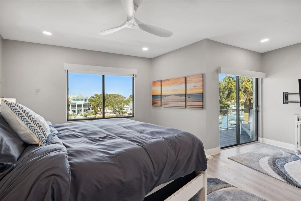 12400 Capri Circle N, Treasure Island, FL 33706 Photo