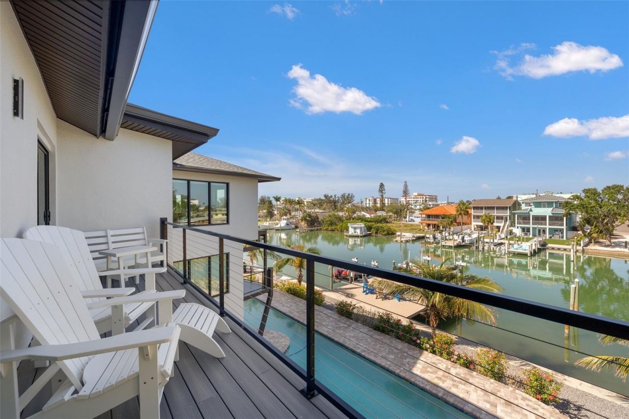 12400 Capri Circle N, Treasure Island, FL 33706 Photo