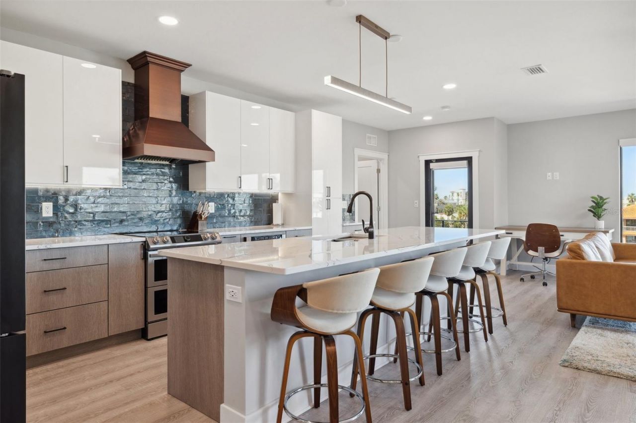 12400 Capri Circle N, Treasure Island, FL 33706 Photo