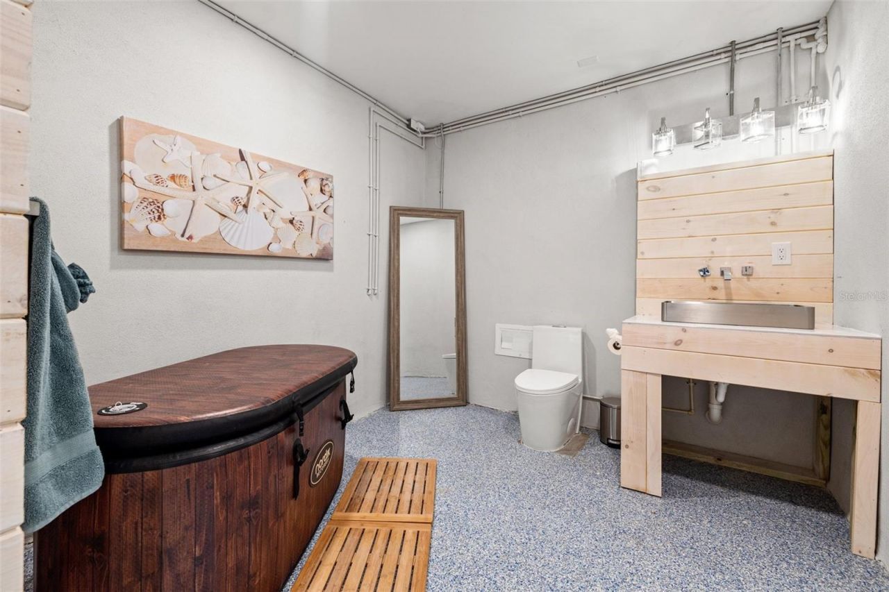 12400 Capri Circle N, Treasure Island, FL 33706 Photo