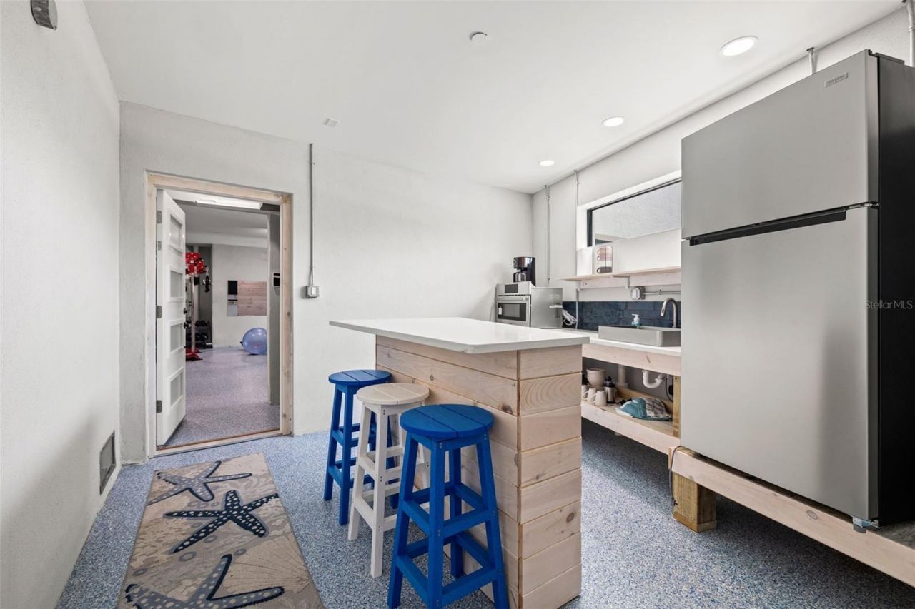 12400 Capri Circle N, Treasure Island, FL 33706 Photo