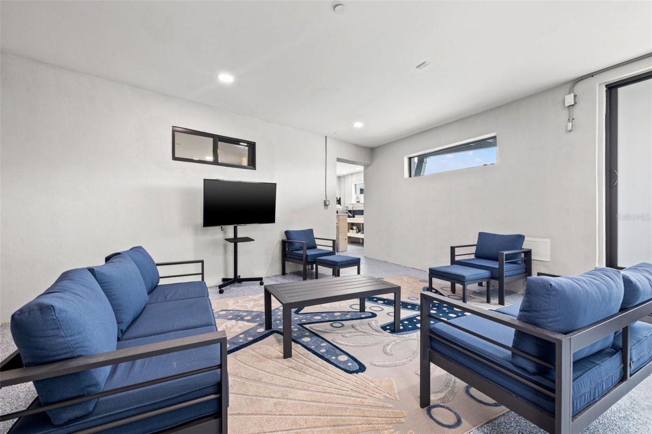 12400 Capri Circle N, Treasure Island, FL 33706 Photo