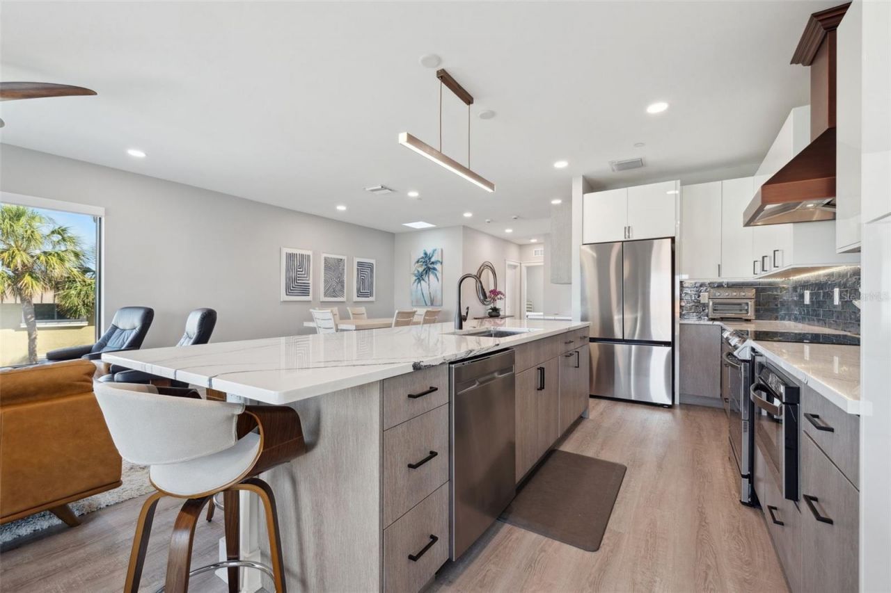 12400 Capri Circle N, Treasure Island, FL 33706 Photo