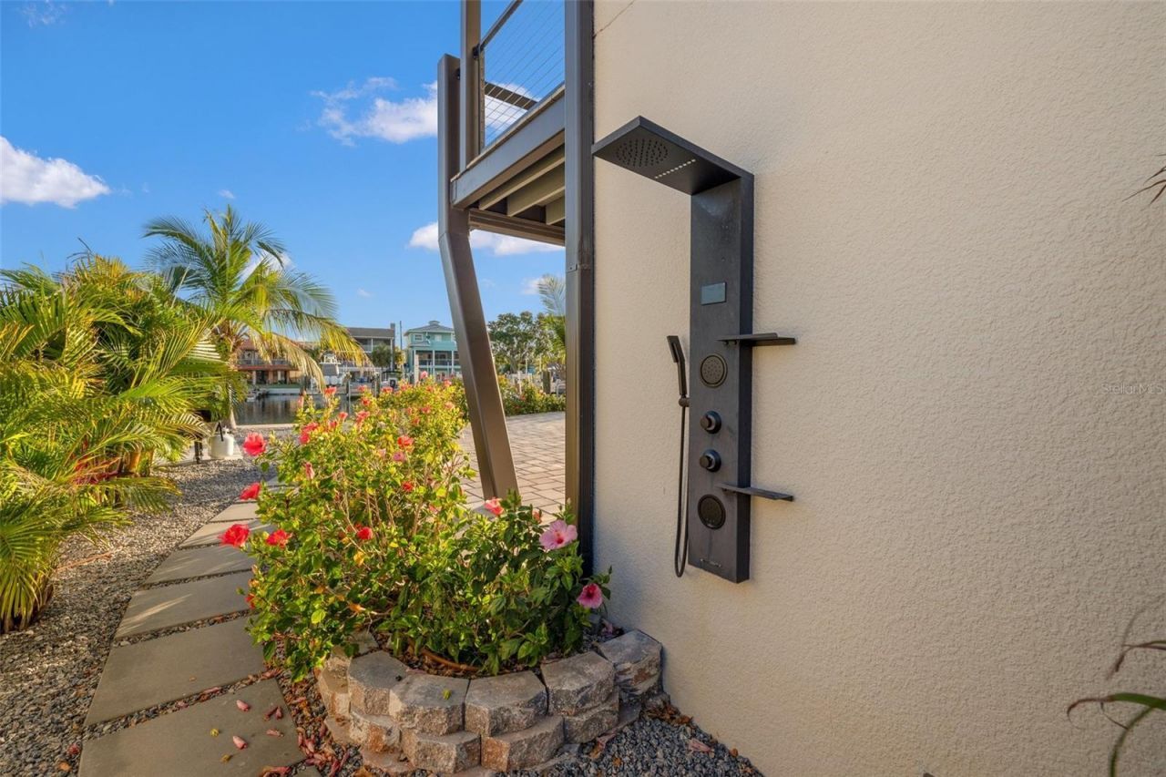 12400 Capri Circle N, Treasure Island, FL 33706 Photo