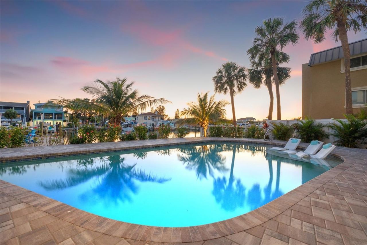 12400 Capri Circle N, Treasure Island, FL 33706 Photo