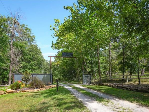 2105 NE 315 Pvt Road, Osceola, MO 64776