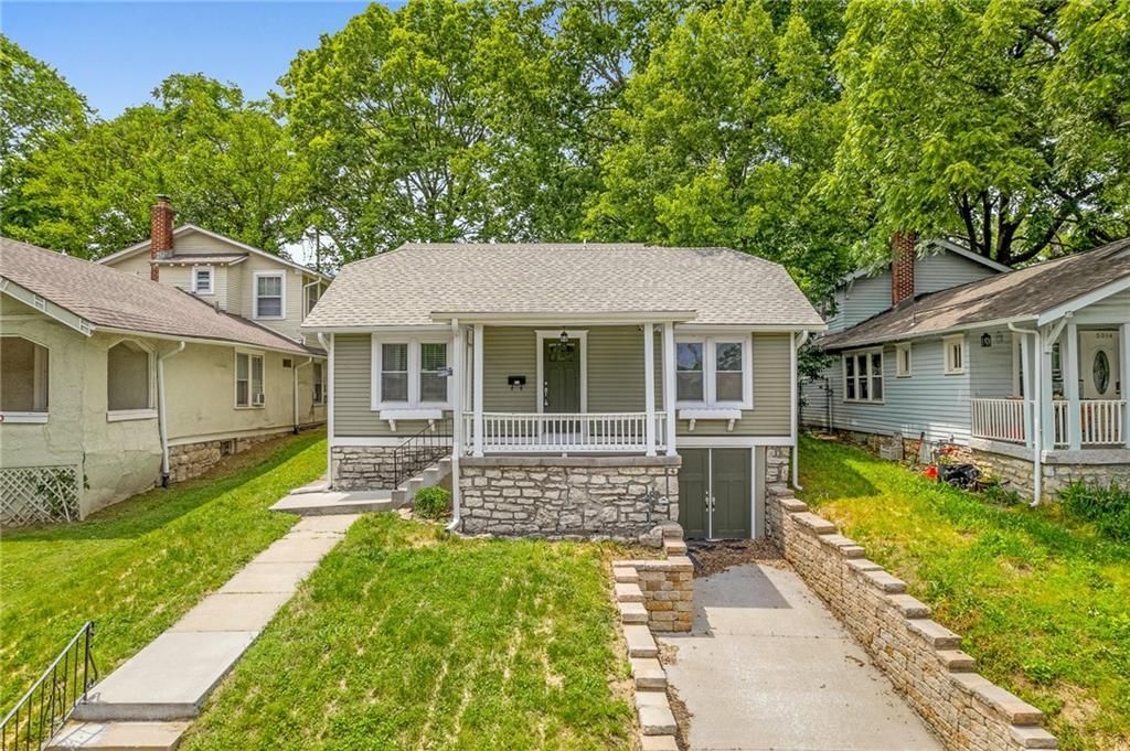 5016 Lydia Avenue, Kansas City, MO 64110 Main Photo