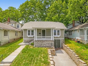 5016 Lydia Avenue, Kansas City, MO 64110