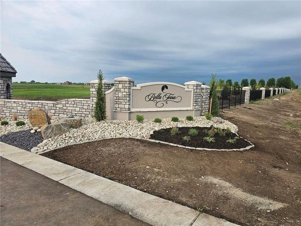 18703 Bella Terra Road, Raymore, MO 64083