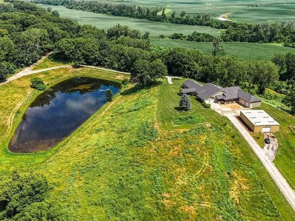 24730 Tontine Road, Kansas City, KS 66109