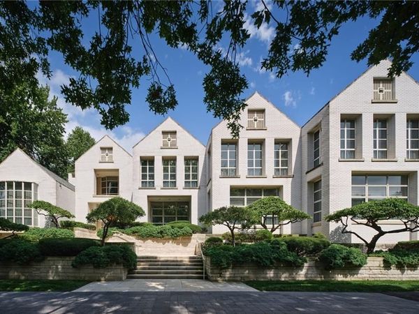 5801 Oakwood Road, Mission Hills, KS 66208