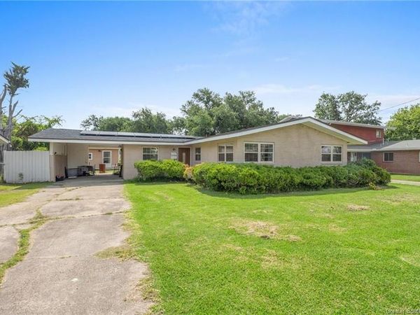 2207 Clooney Street, Lake Charles, LA 70601