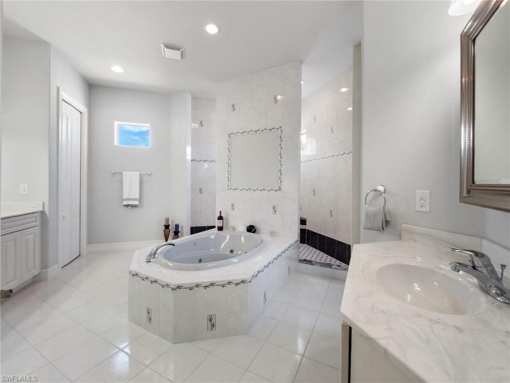 2705 SW 30th Ter, Cape Coral, FL 33914 Photo