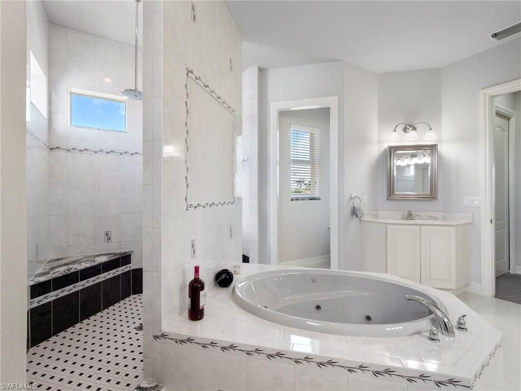 2705 SW 30th Ter, Cape Coral, FL 33914 Photo