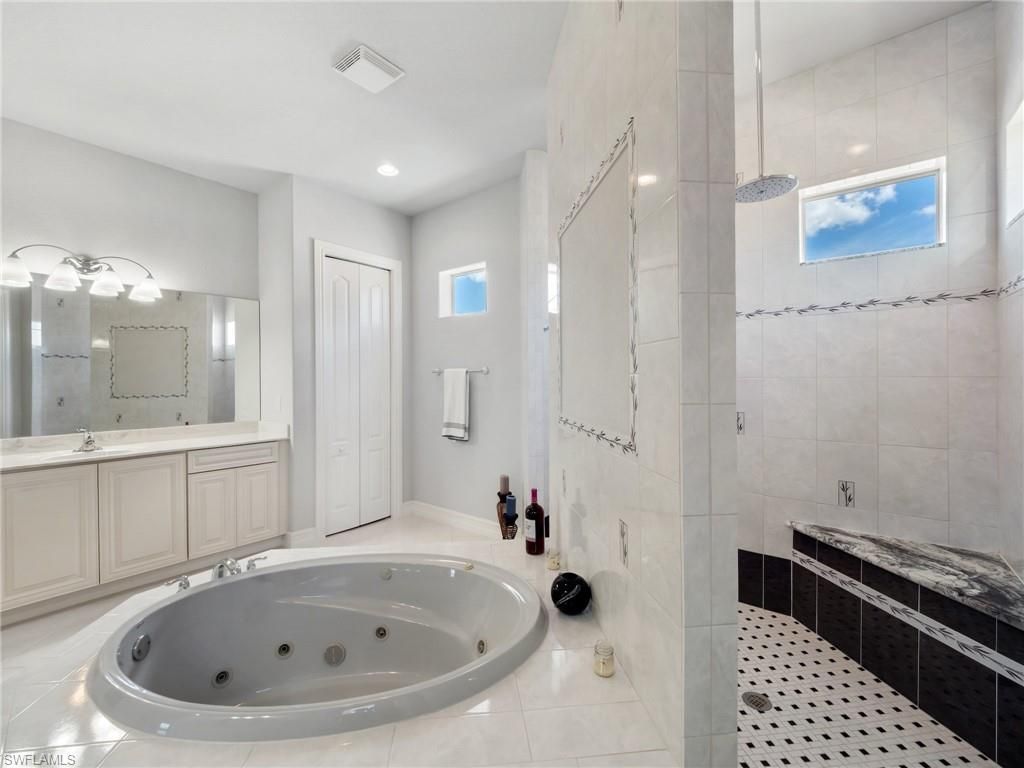 2705 SW 30th Ter, Cape Coral, FL 33914 Photo
