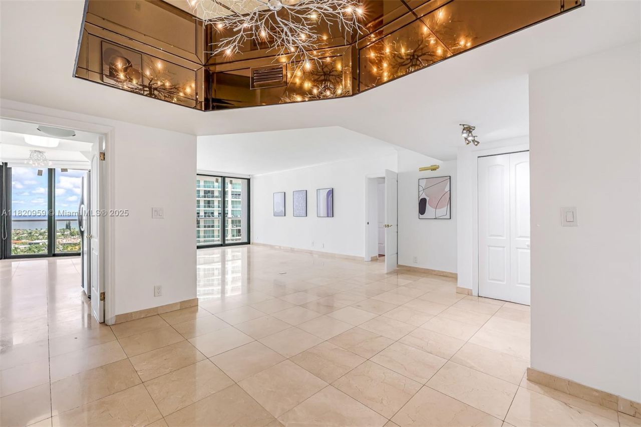 20281 E Country Club Dr, Unit 1412, Aventura, FL 33180 Photo