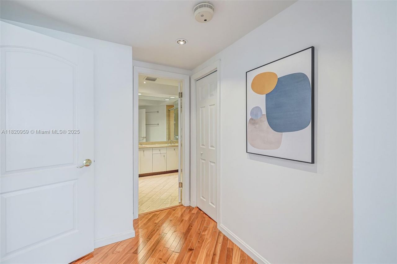 20281 E Country Club Dr, Unit 1412, Aventura, FL 33180 Photo