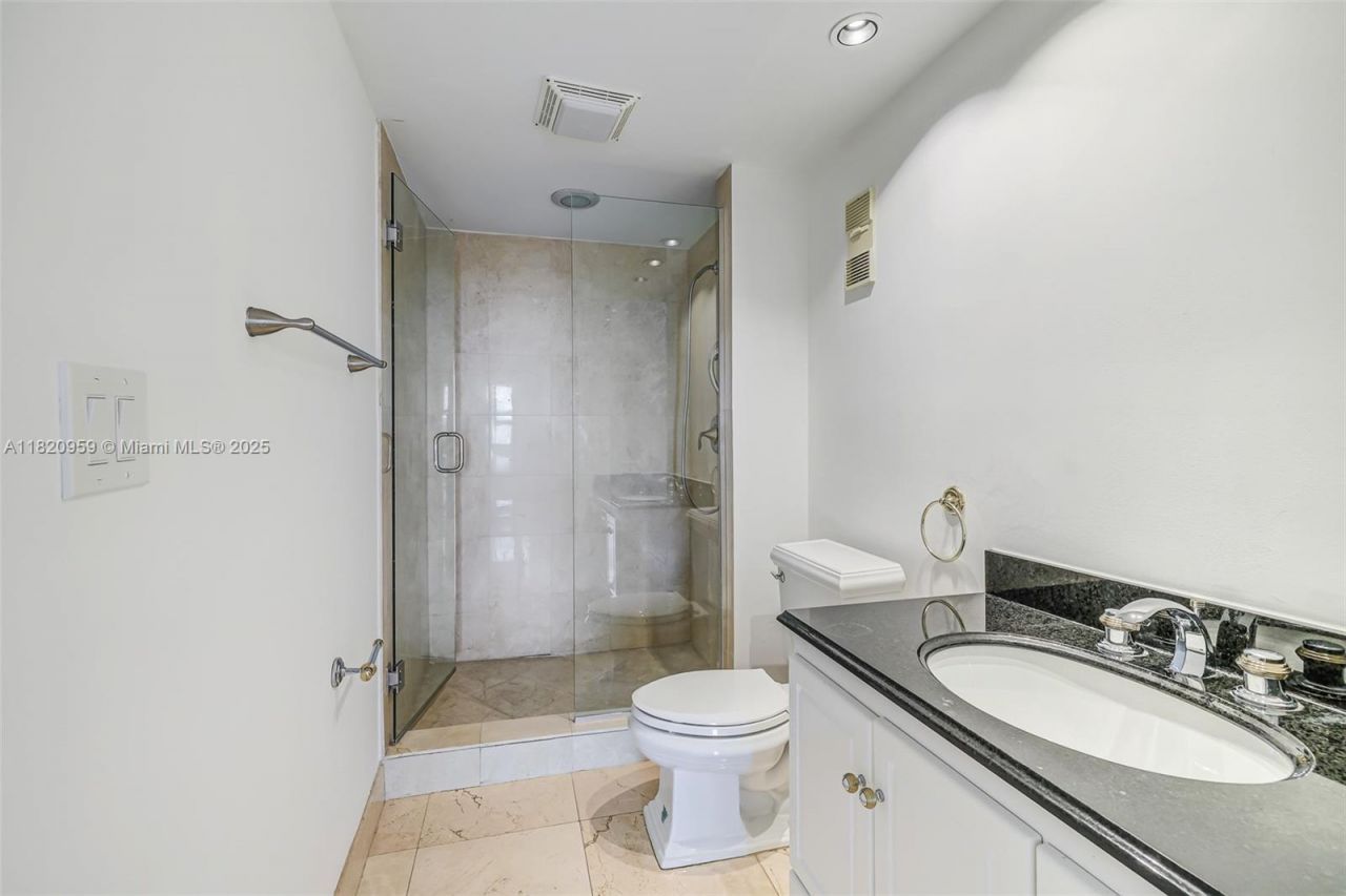 20281 E Country Club Dr, Unit 1412, Aventura, FL 33180 Photo