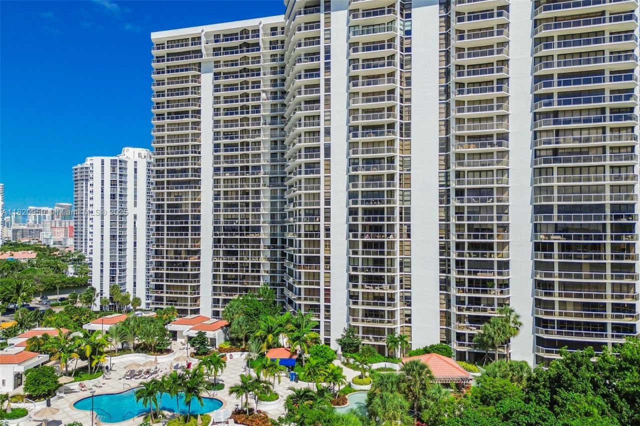 20281 E Country Club Dr, Unit 1412, Aventura, FL 33180 Photo