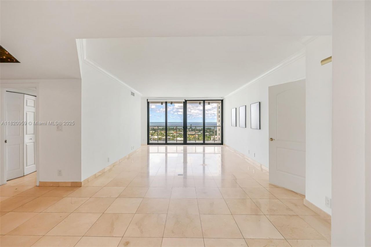 20281 E Country Club Dr, Unit 1412, Aventura, FL 33180 Photo