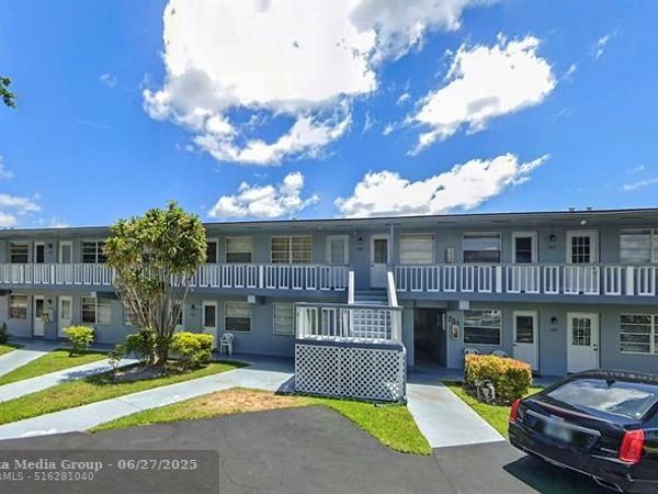 751 Pine Dr, Unit 204, Pompano Beach, FL 33060