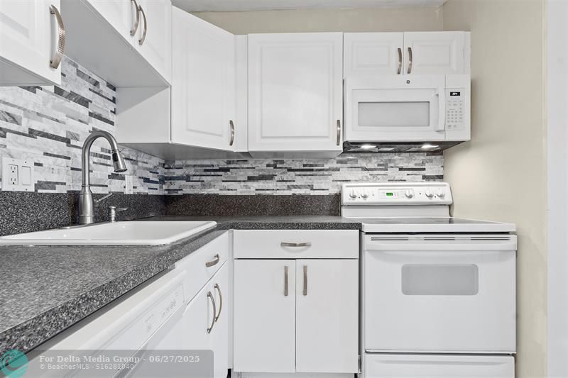 751 Pine Drive, Unit 204, Pompano Beach, FL 33060 Photo