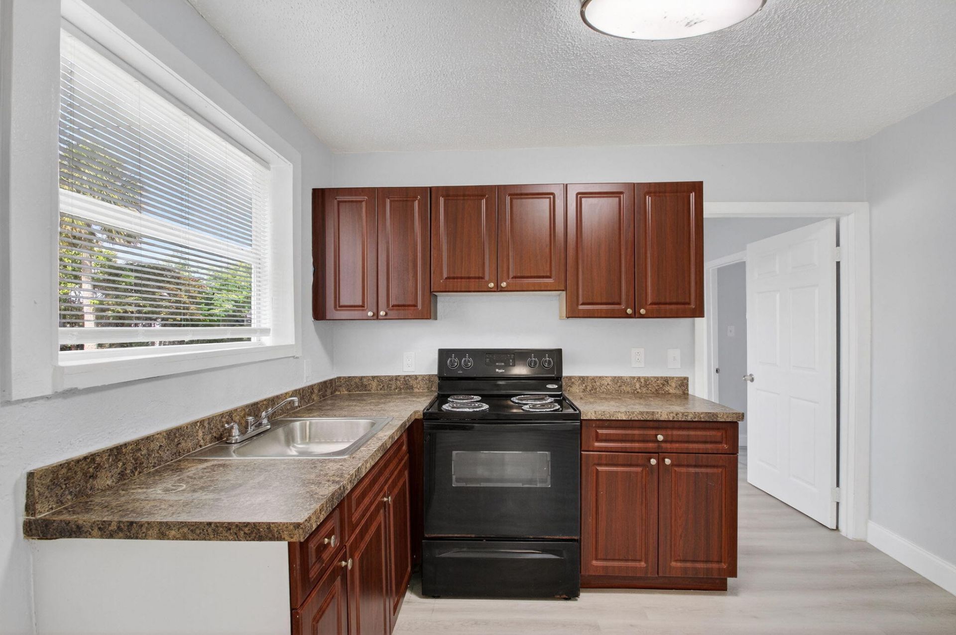 323 S E Street, Lake Worth Beach, FL 33460 Photo