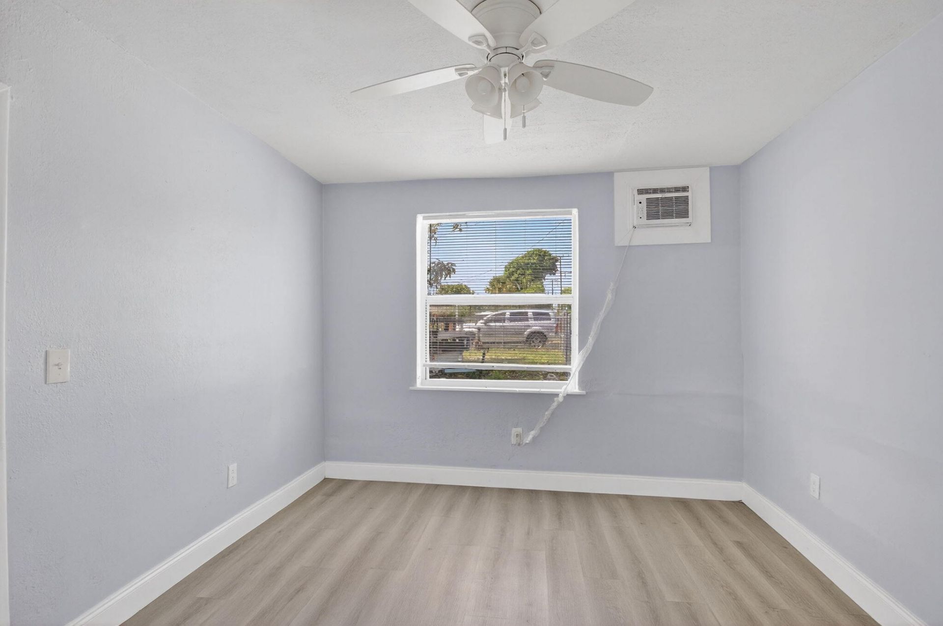 323 S E Street, Lake Worth Beach, FL 33460 Photo