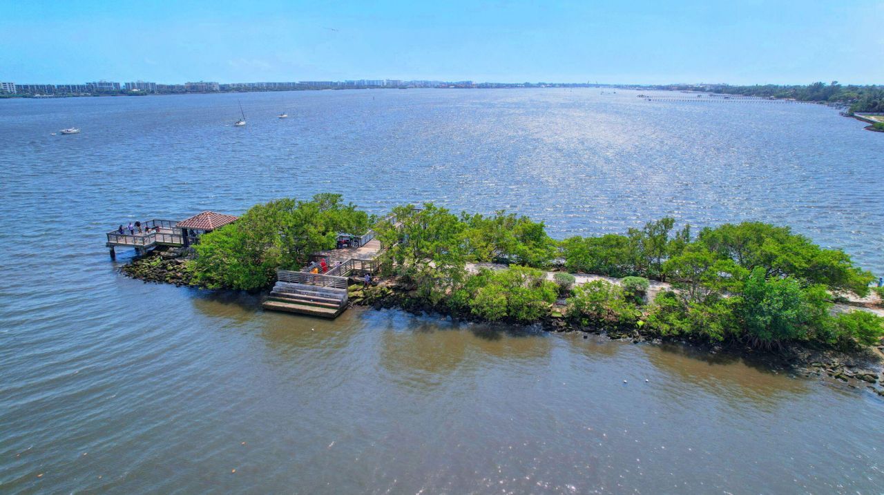 323 S E Street, Lake Worth Beach, FL 33460 Photo